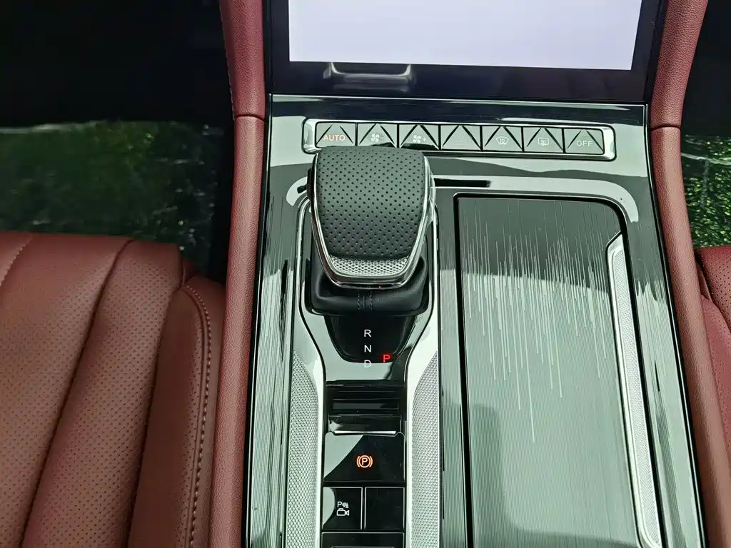 Hongqi H5 PHEV 2026 2025 130 Super Hybrid Edition