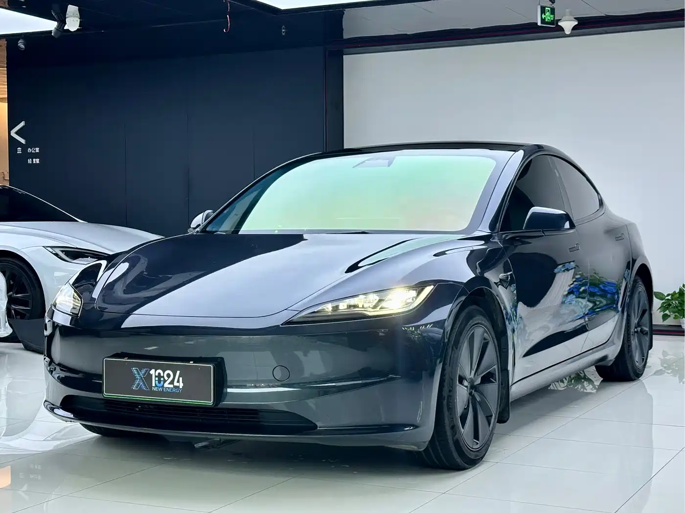 Tesla Model 3 2023