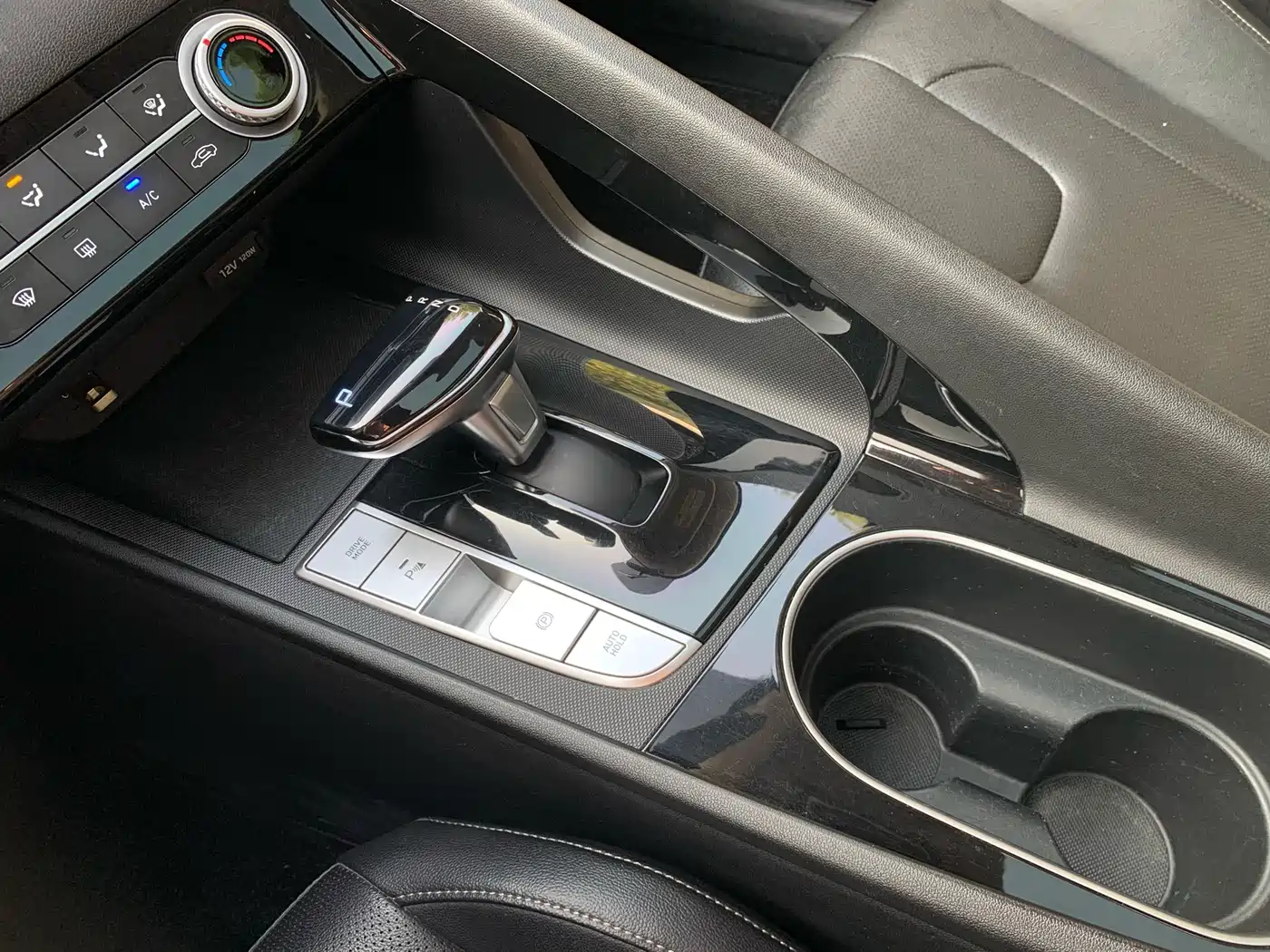 Hyundai Elantra 2021 1.5L CVT GLX Elite Edition фото 20