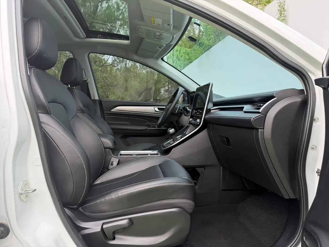 Haval M6 2023 PLUS 1.5T DCT Luxury Smart Connect фото 6