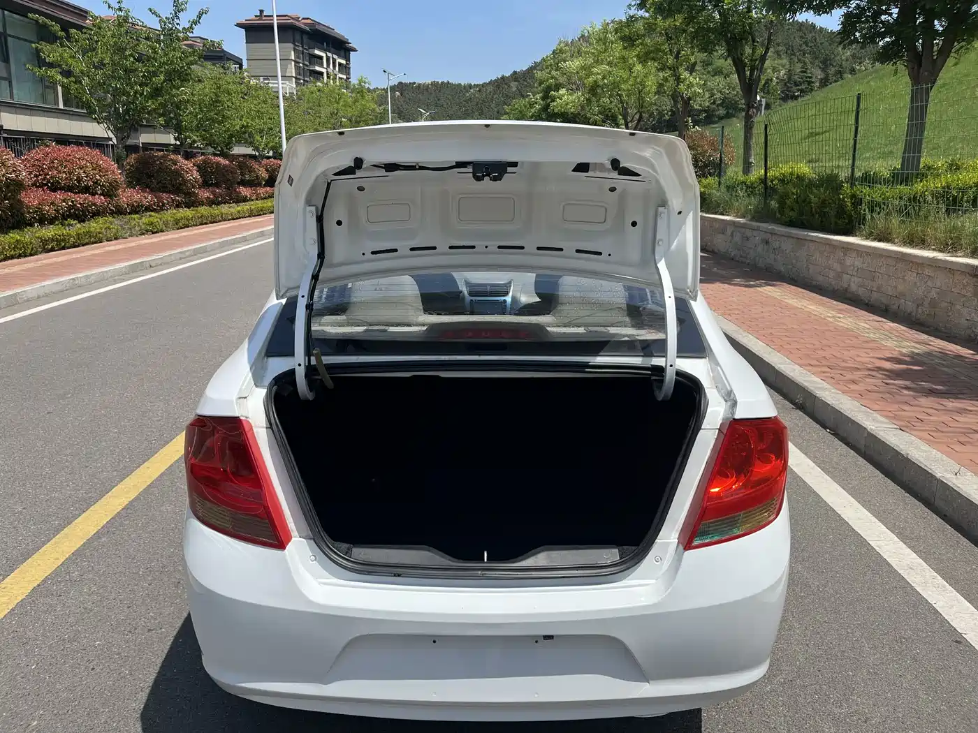 Chevrolet Sail 2013 Sedan 1.2L AMT Ideal Edition фото 24