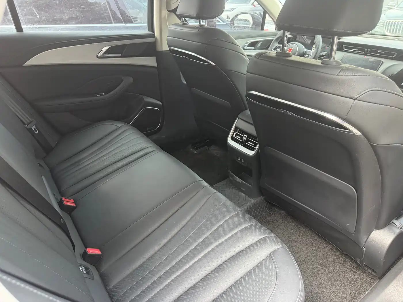 Hongqi H5 2025 1.5T DCT Flag Rhythm 500,000 Units Memorial Edition фото 14