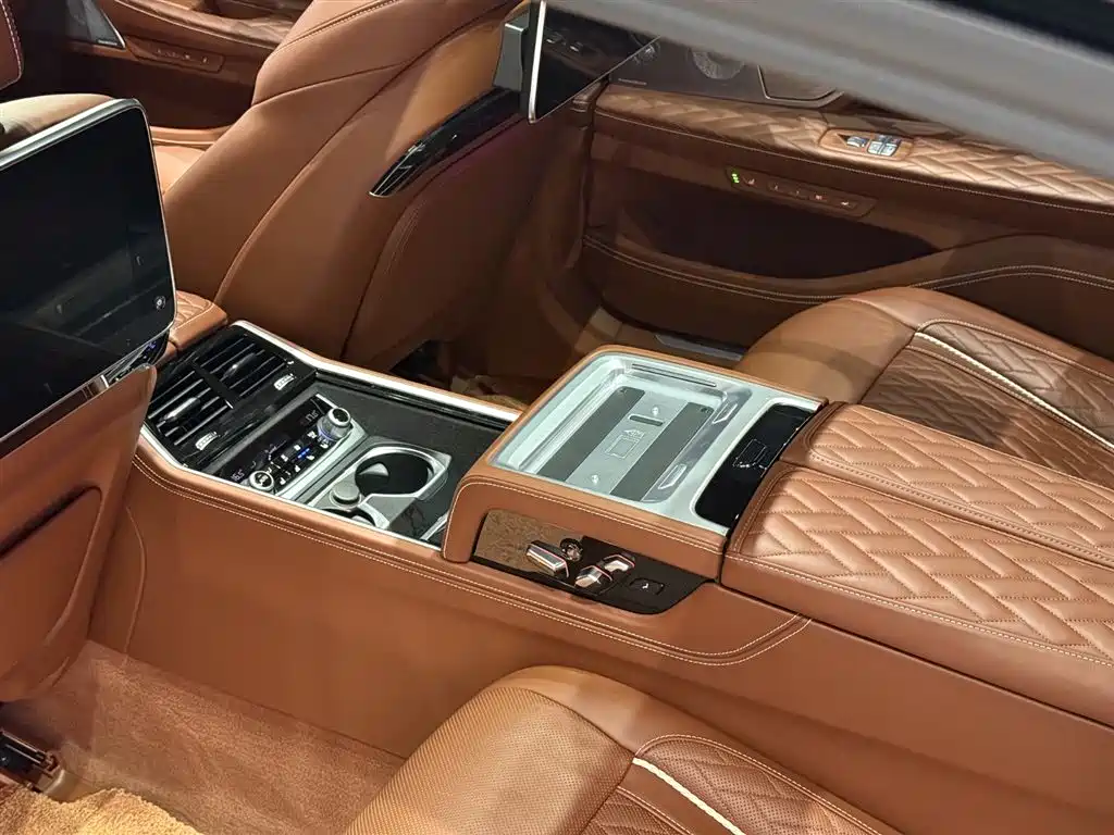 BMW 7 Series 2021 Model 740Li xDrive Executive M Sport Package фото 18