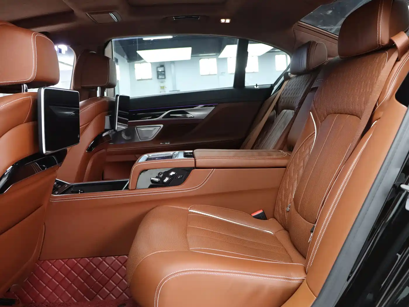 BMW 7 Series 2018 740Li xDrive Premium Type Excellence Package фото 32