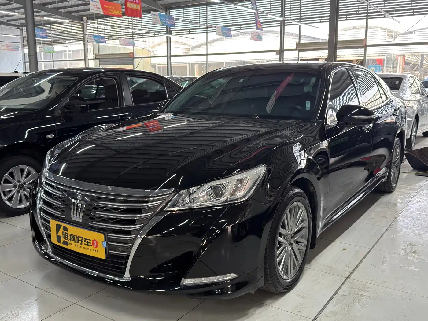 Toyota Crown 2015 2.0T Fashion