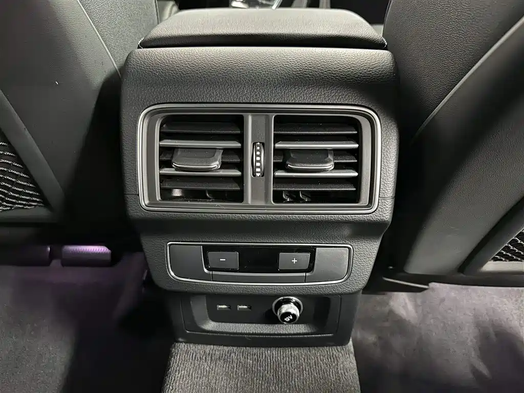 Audi Q5L 2024 Model 40 TFSI Luxury Dynamic фото 11