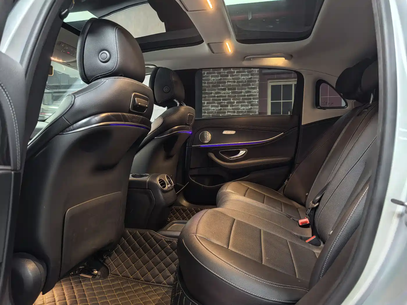 Mercedes-Benz E-Class 2018 E 300 L Sport Fashion фото 13