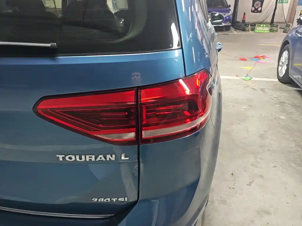Volkswagen Touran 2016 2016 Touran L 280TSI DSG Luxury