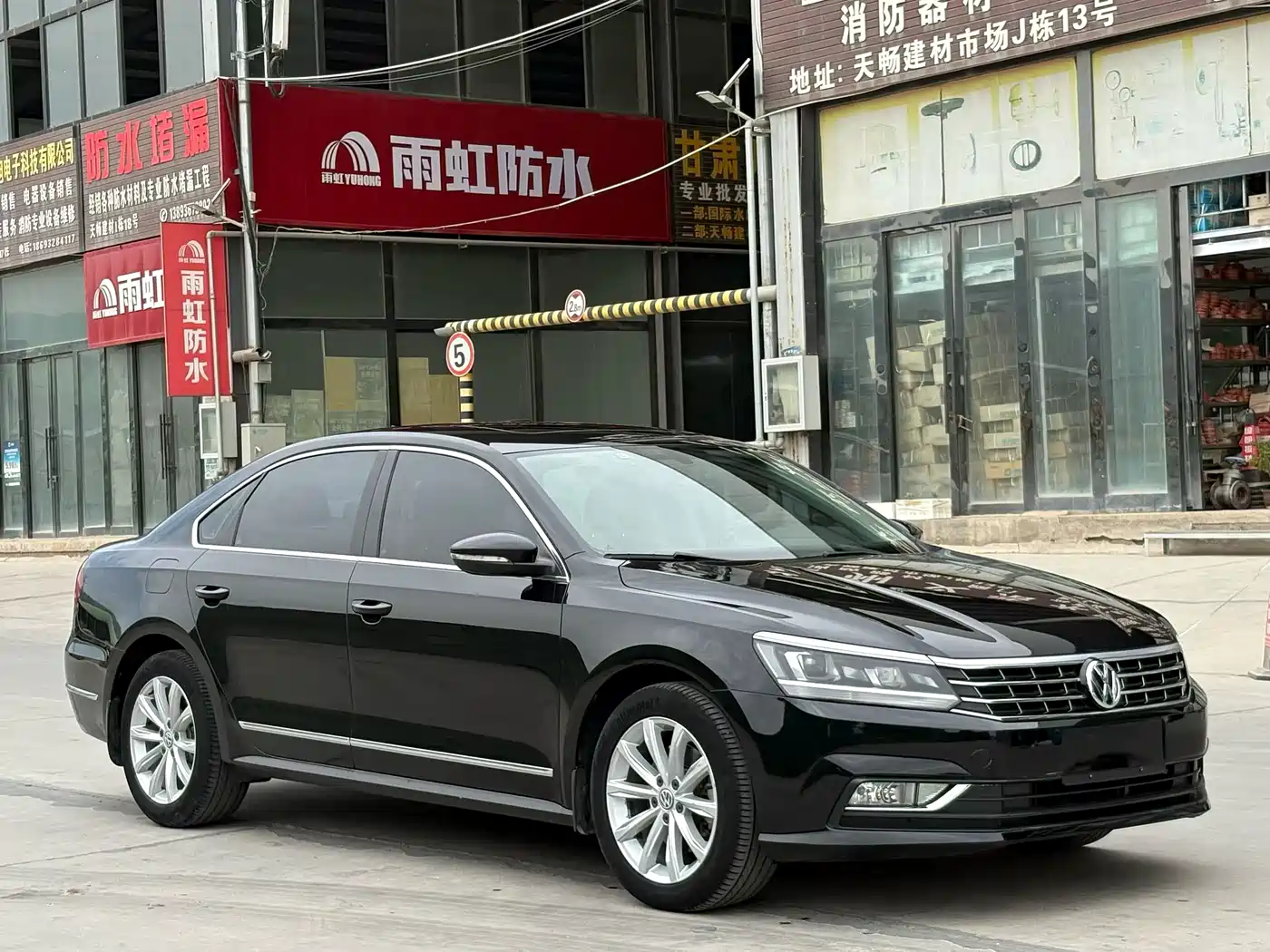 Volkswagen Passat 2016 330TSI DSG Honor Edition фото 3