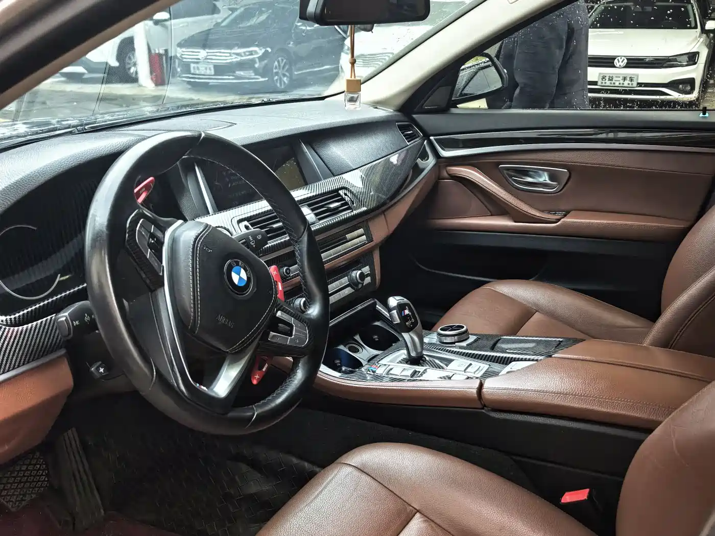 BMW 5 Series 2014 525Li Leading фото 8