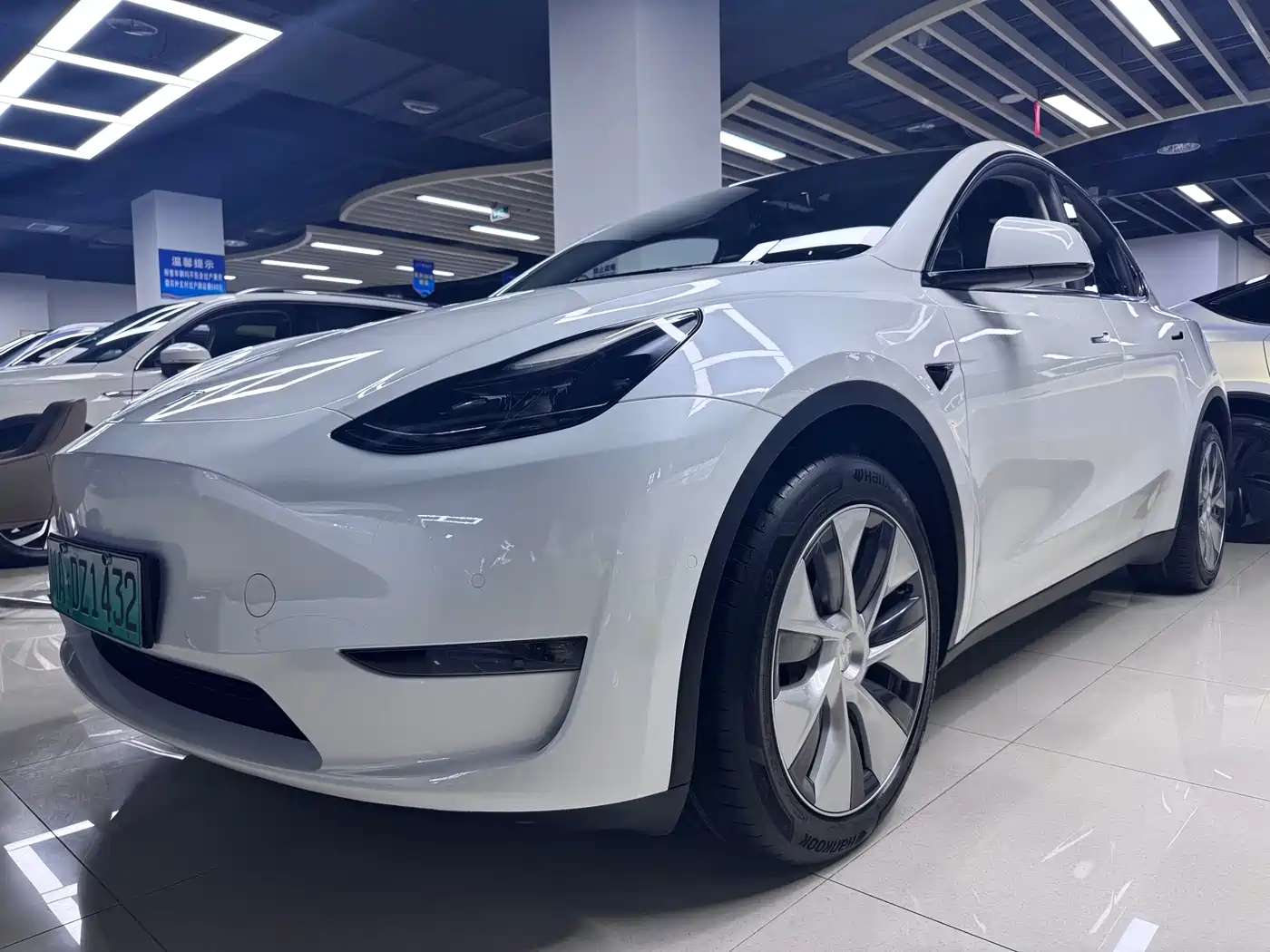 TESLA MODEL Y
