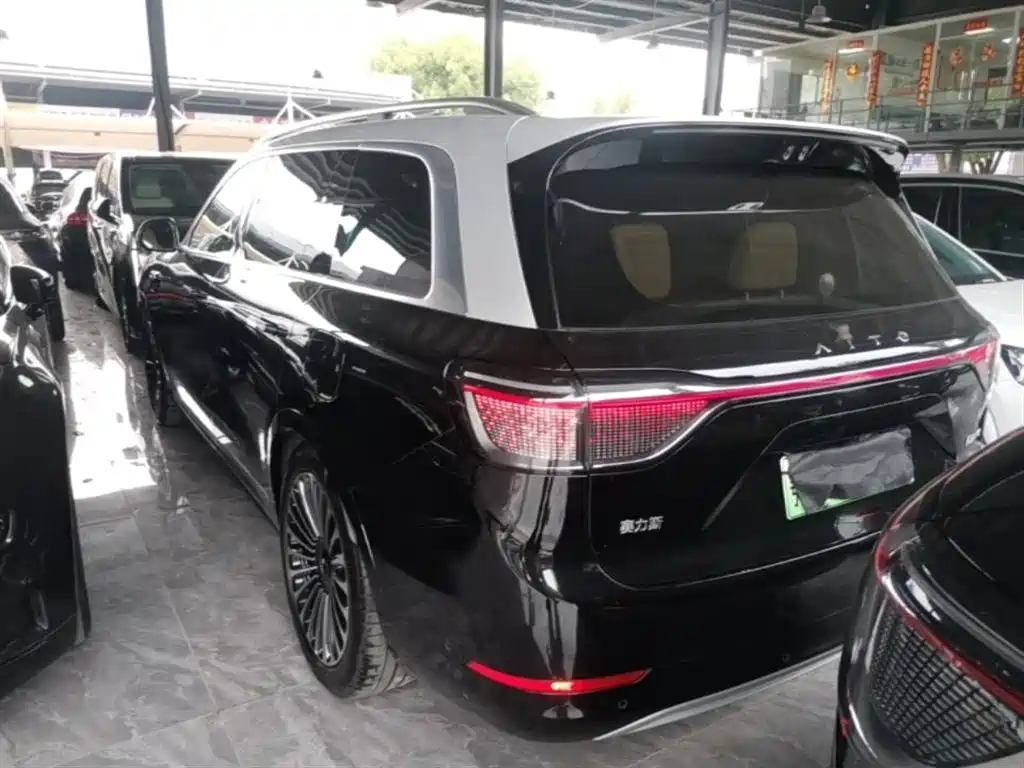 AITO Wenjie AITO M9 2025 Extended Range Ultra 52kWh 6-Seater фото 23