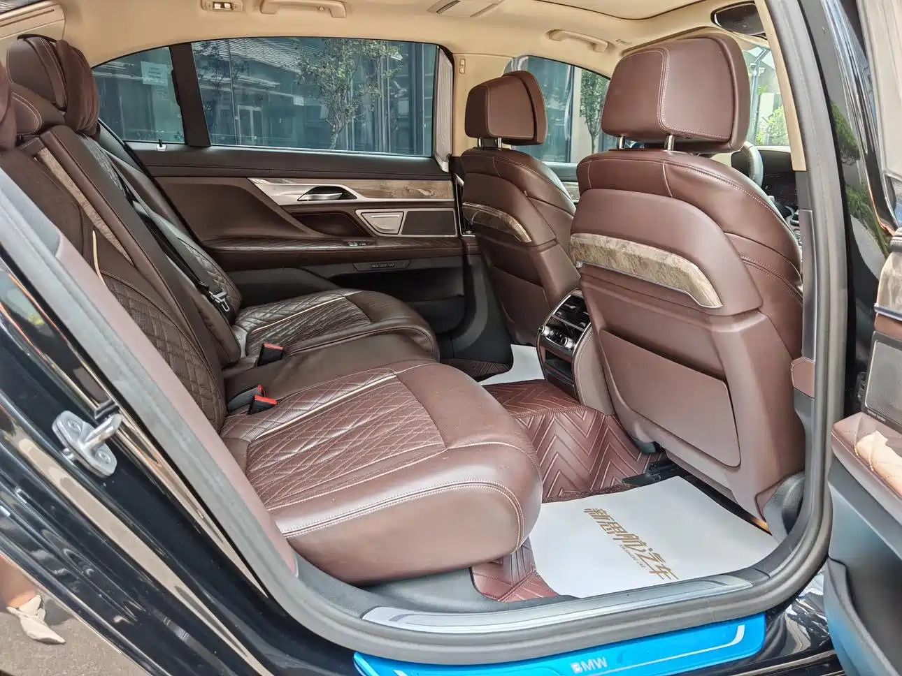 BMW 7 Series 2021 Model 740Li Leading Luxury Package фото 10