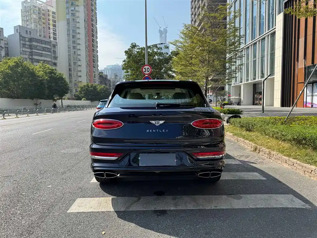 Bentley Bentayga 2021 4.0T V8 фото 3
