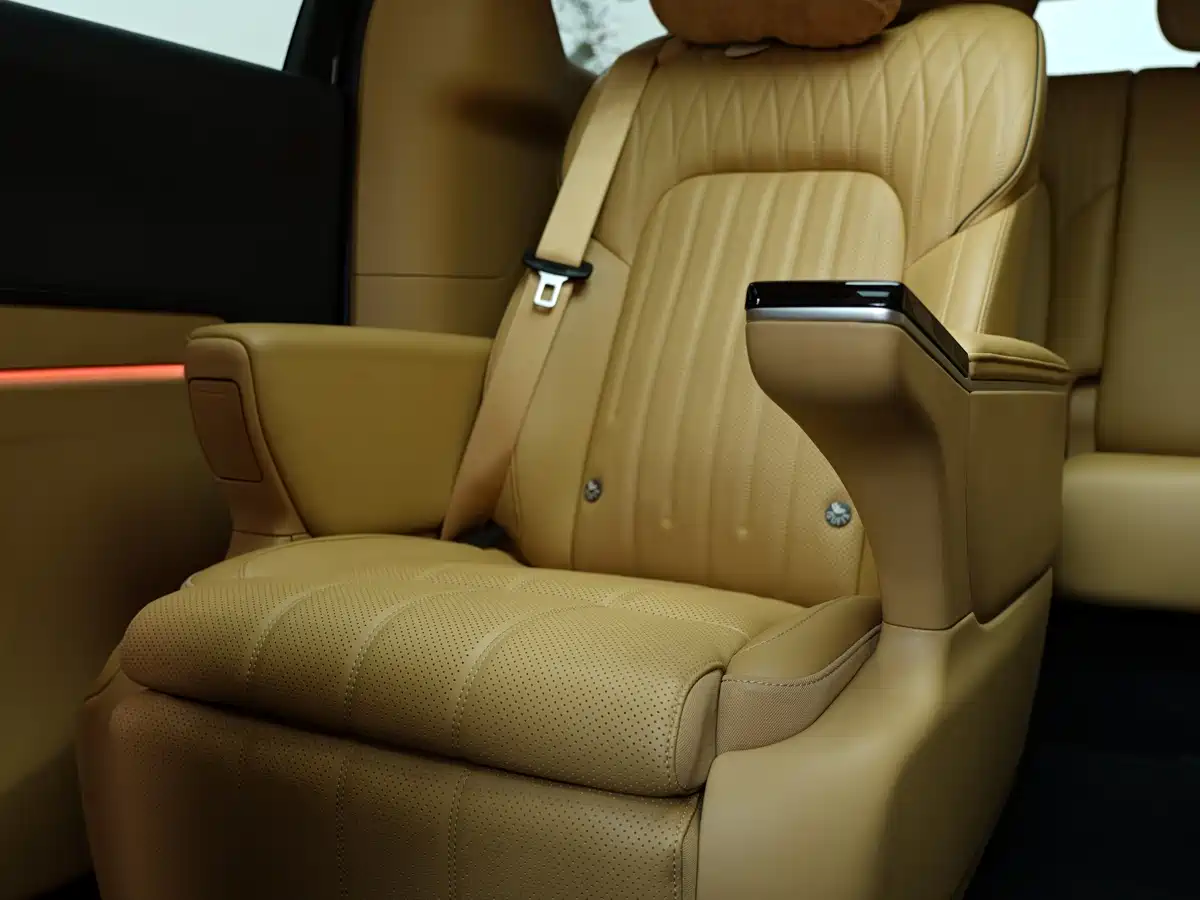 Voyah Auto Voyah Dreamer 2025 PHEV AWD Flagship Kunpeng Edition фото 20
