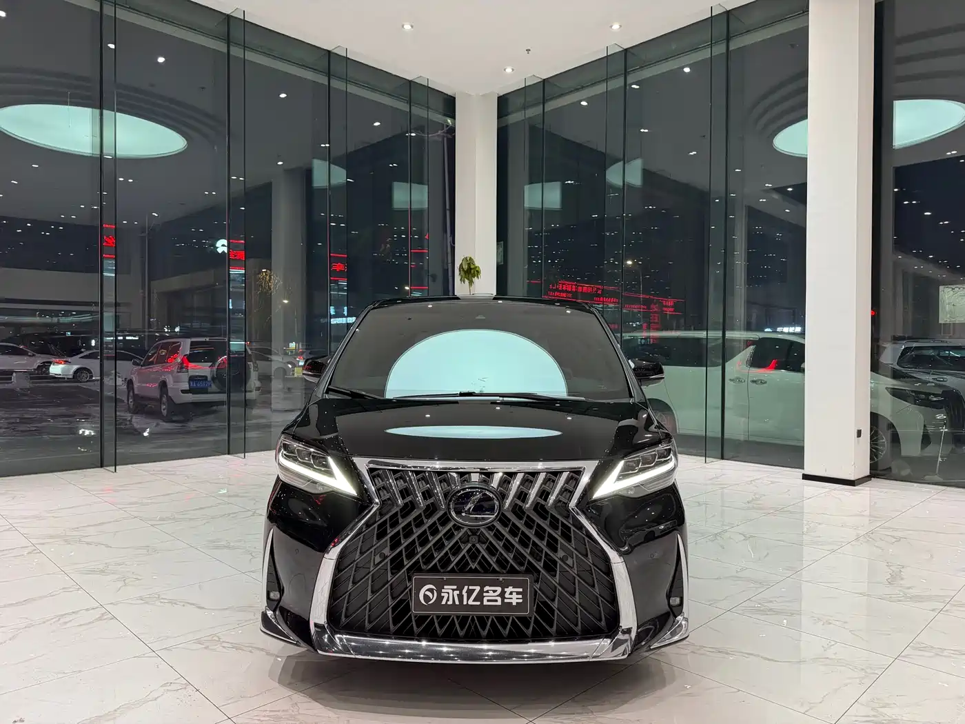 Lexus LM 2020 300h 4-Seat Imperial Edition