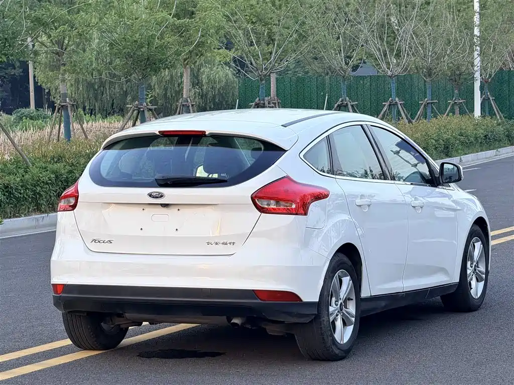 Photo 7 - Ford Focus