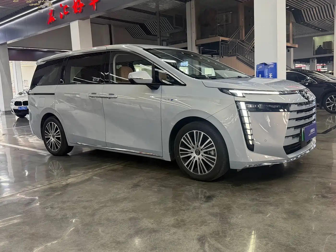 GAC Trumpchi Trumpchi E8 NEV 2024 Model 150km MAX+ фото 3
