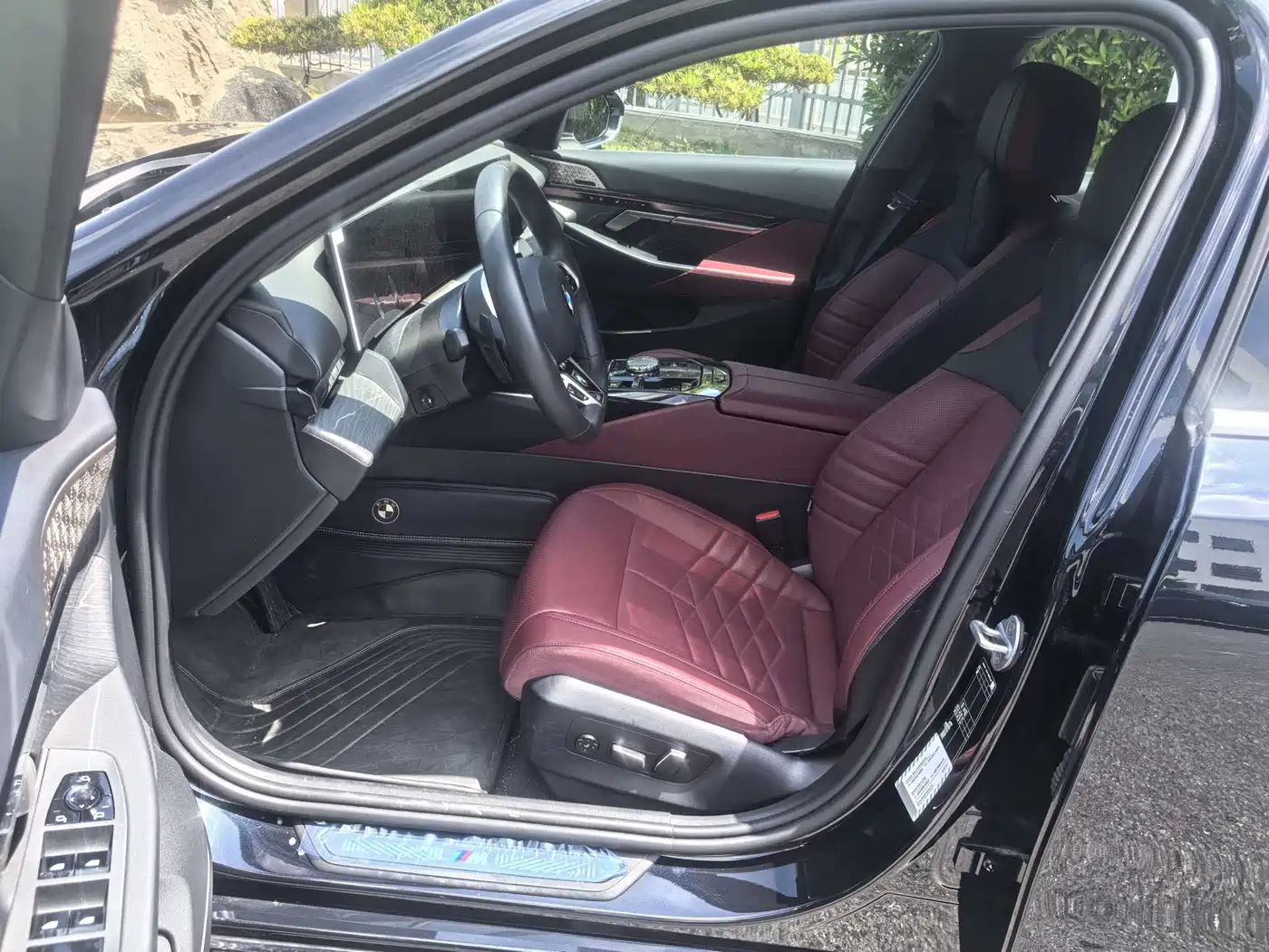 BMW 5 Series 2026 530Li Exclusive M Sport Package фото 6