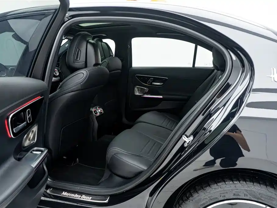 Mercedes-Benz C-Class 2024 Facelift III C 260 L Night Sport Edition фото 18