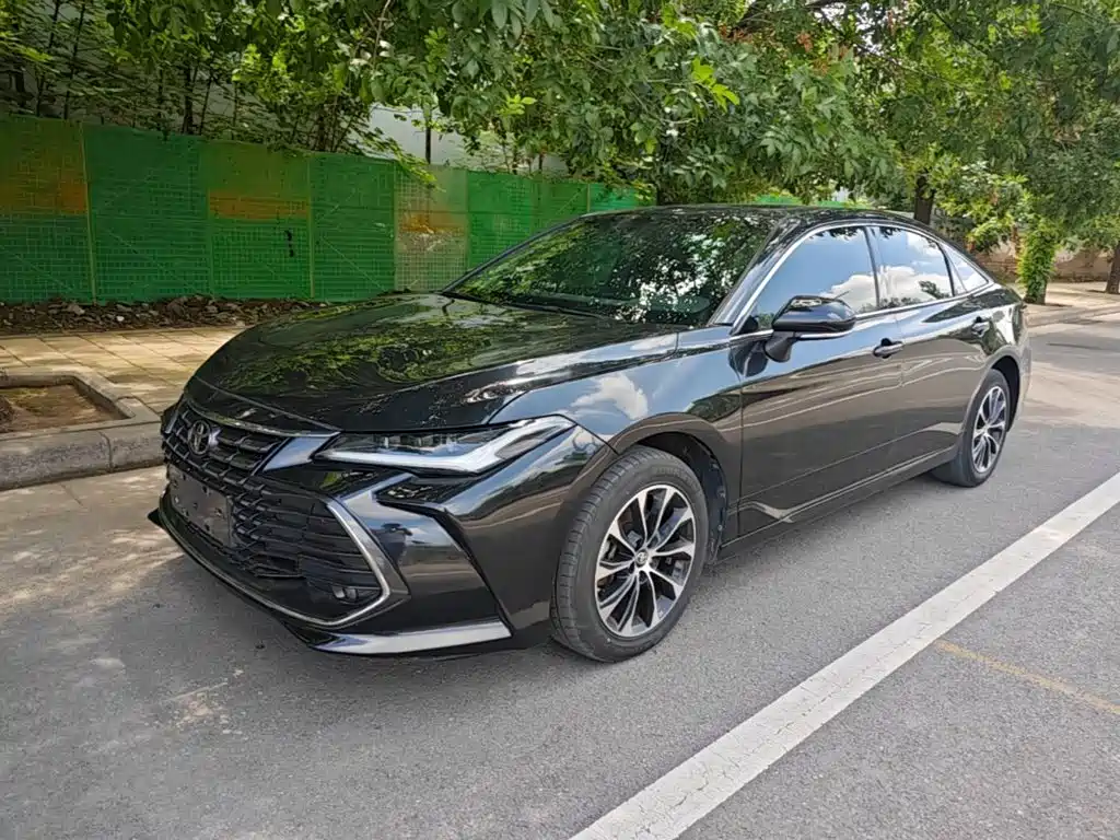 Photo 1 - Toyota Avalon