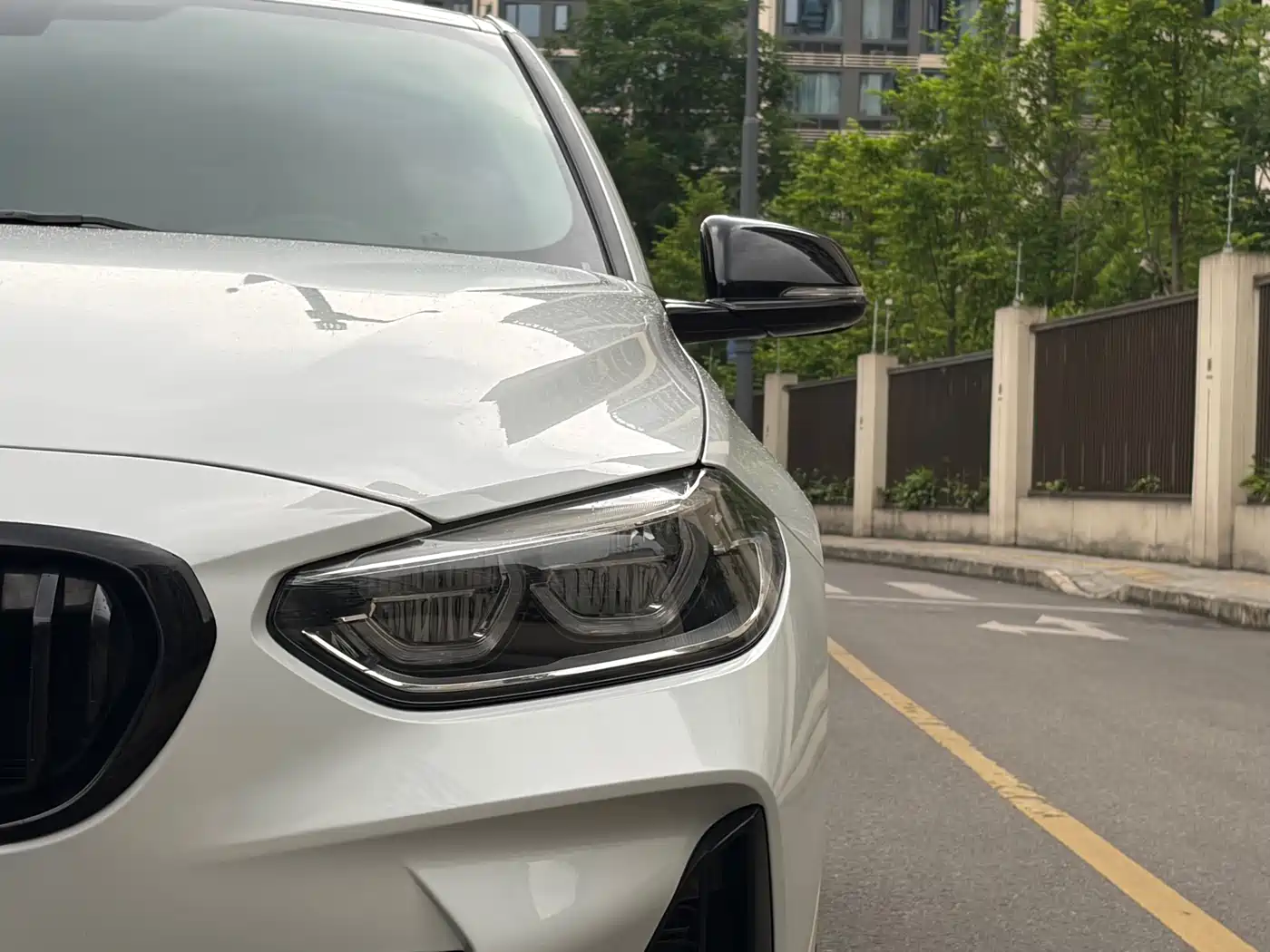 BMW 1 Series 2023 125i M Sport Shadow Edition фото 4