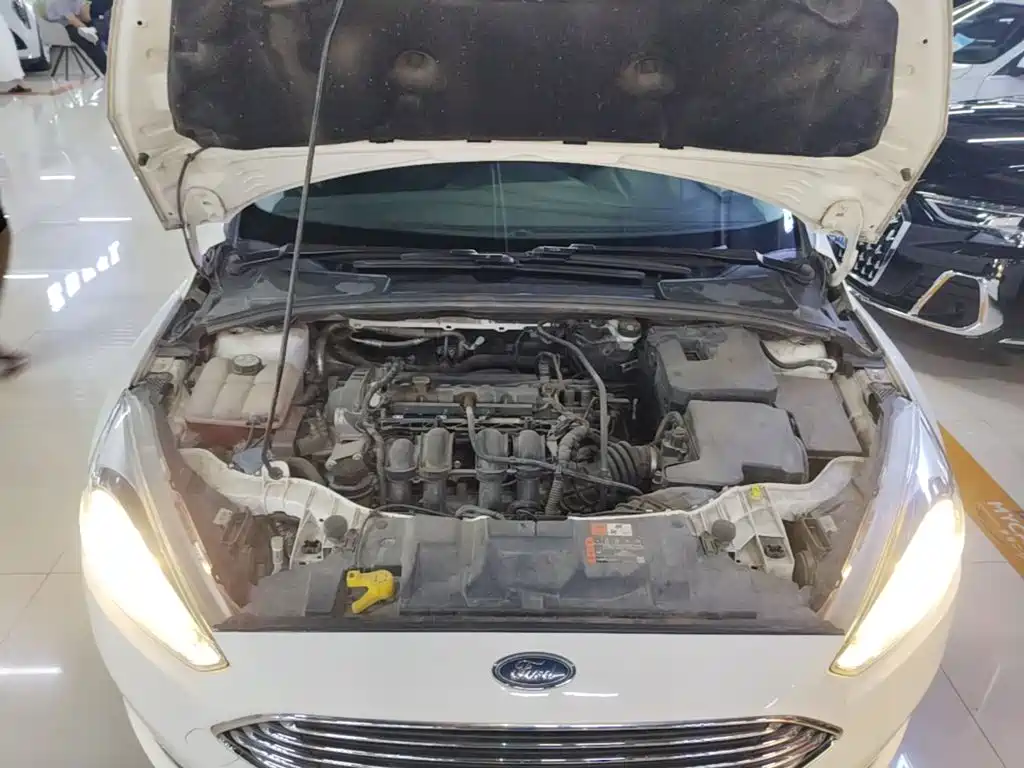Фото 20 - Ford Focus