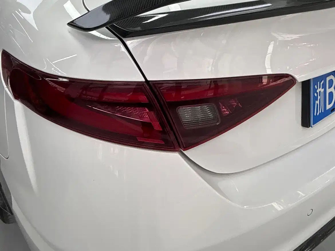Alfa Romeo Giulia 2020 2020 2.0T 280HP Luxury Edition
