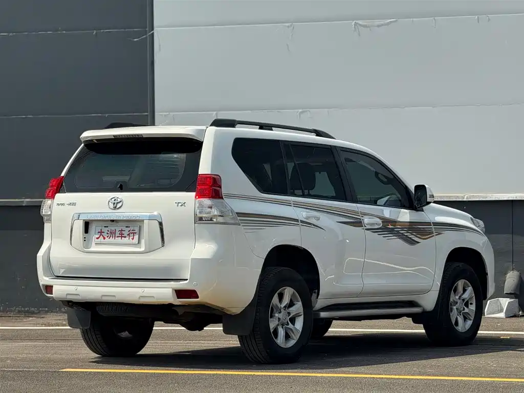 Toyota Prado 2010 4.0L Automatic TX-L фото 7