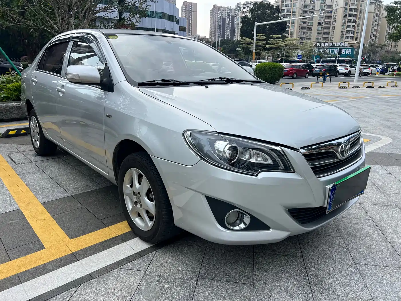 Toyota Corolla 2013 1.6L Automatic Excellence Edition фото 2