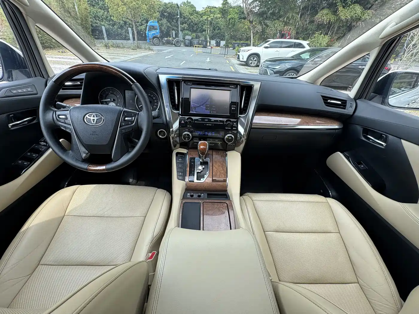 Toyota Alphard 2015 3.5L Premium Edition фото 11