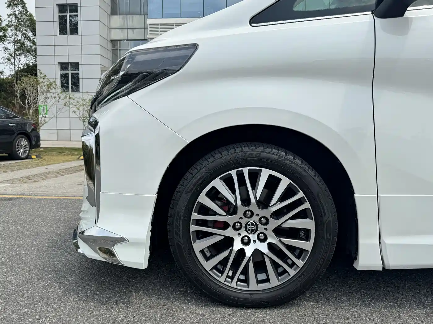 Toyota Alphard 2015 3.5L Premium Edition фото 16