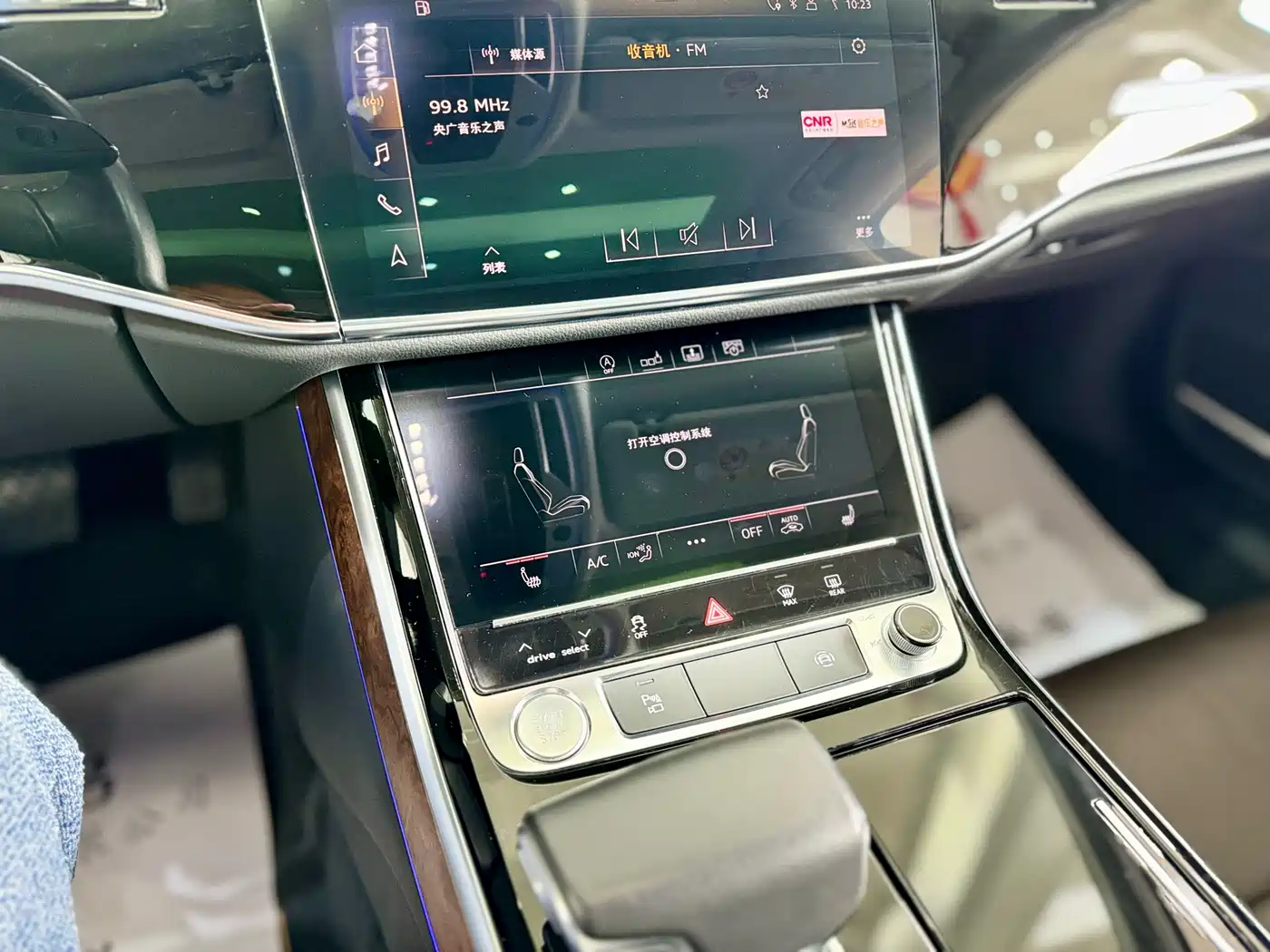 Audi A8 2018 A8L 55 TFSI quattro Launch Premium фото 10