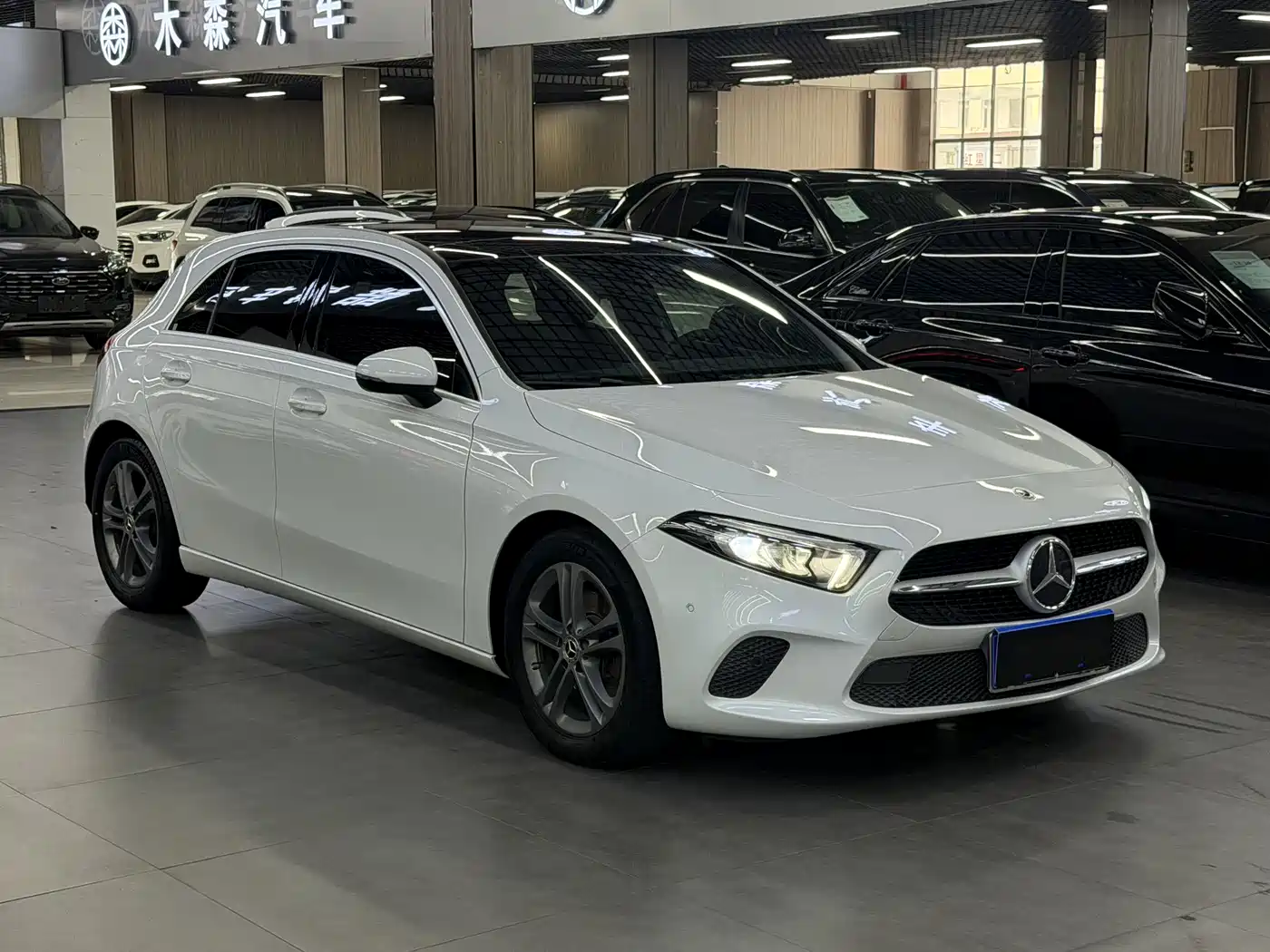 Mercedes-Benz A-Class (Import) 2020 2019 A 200 Dynamic Version