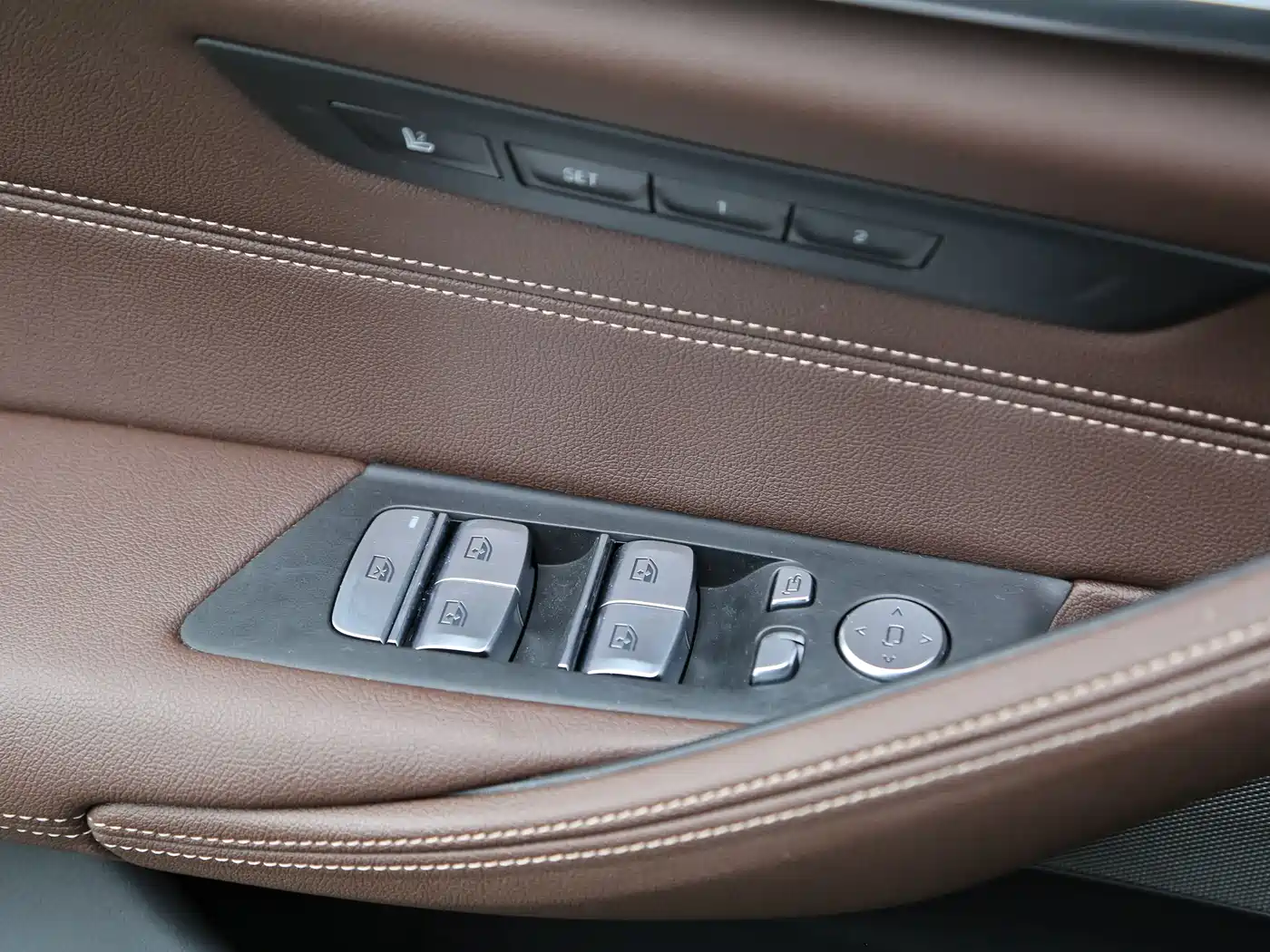 BMW 5 Series New Energy 2021 535Le Pioneer Edition M Sport Package фото 12