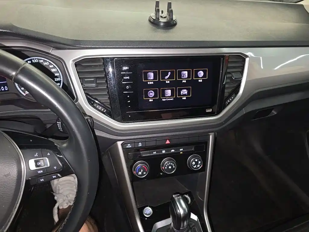 Volkswagen T-Roc, миниатюра 13