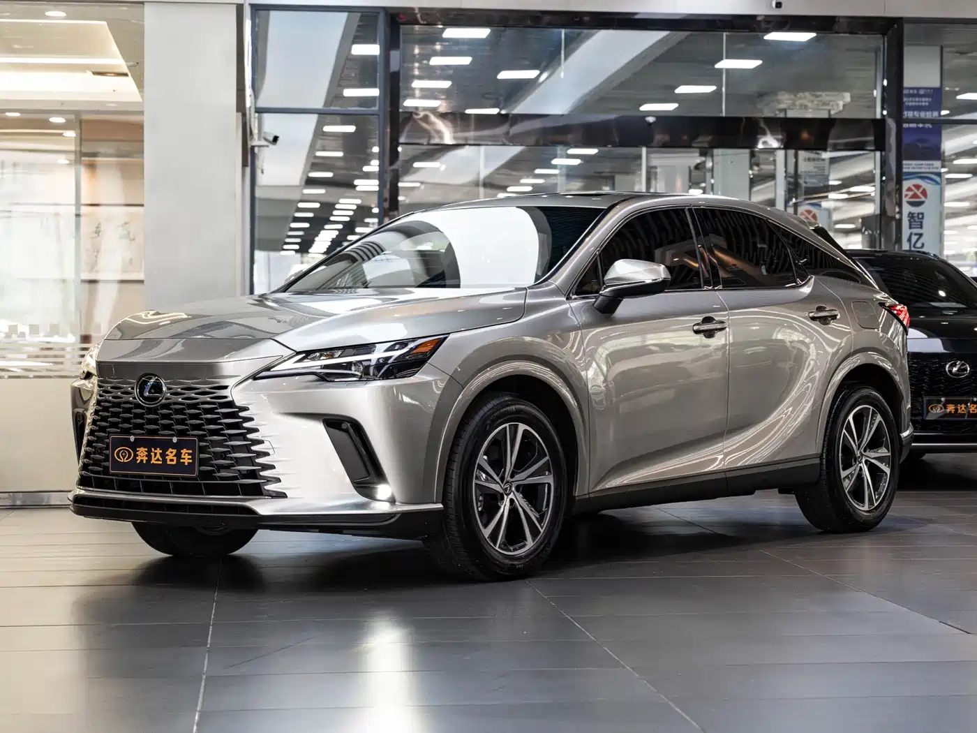 Lexus RX 2025 300 4WD Premium Edition