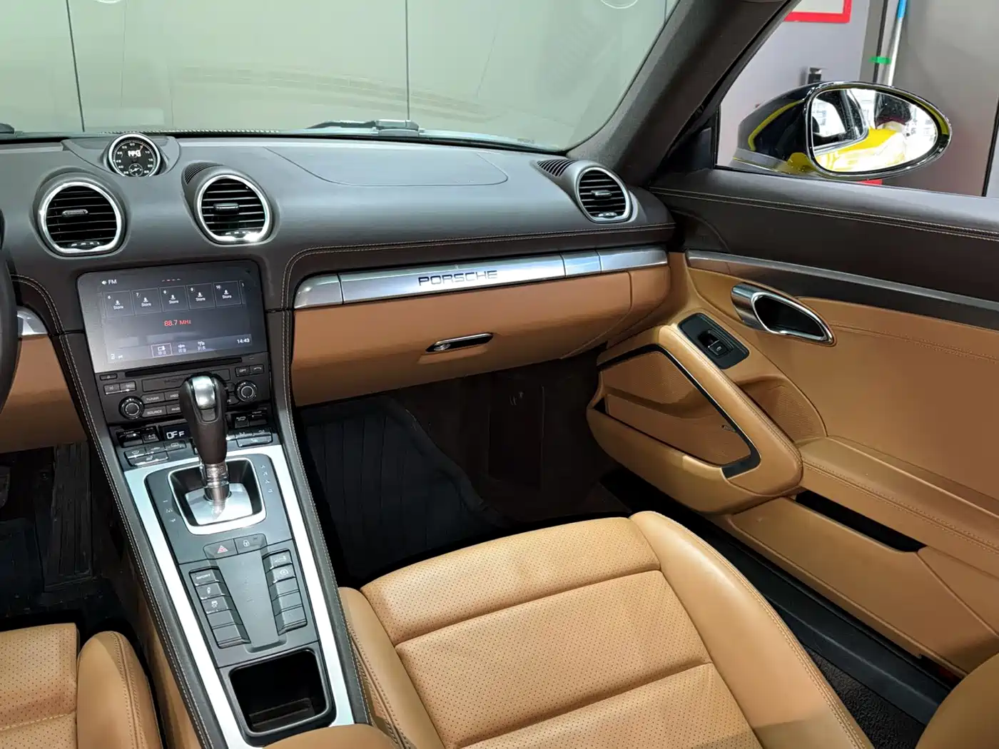 Porsche 718 2018 Cayman 2.0T фото 10