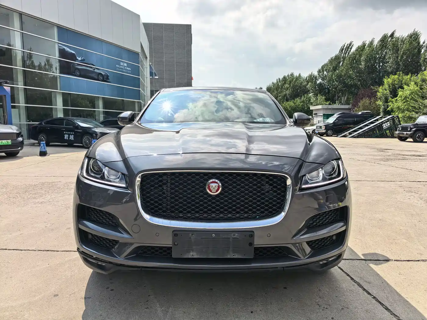 Jaguar F-PACE 2017 2016 2.0T FWD Urban Premium Edition