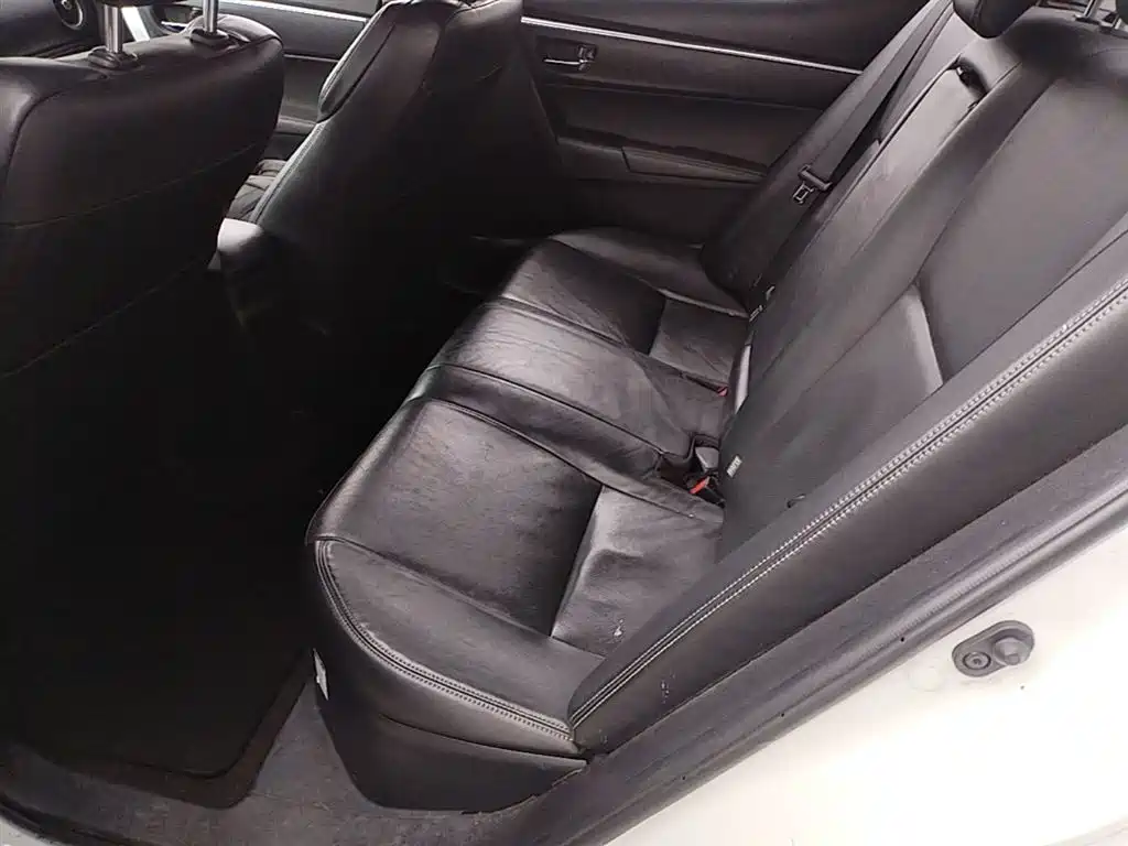 Toyota Levin Twin Engine E+ 2019 1.8PH V E-CVT Luxury Edition фото 15