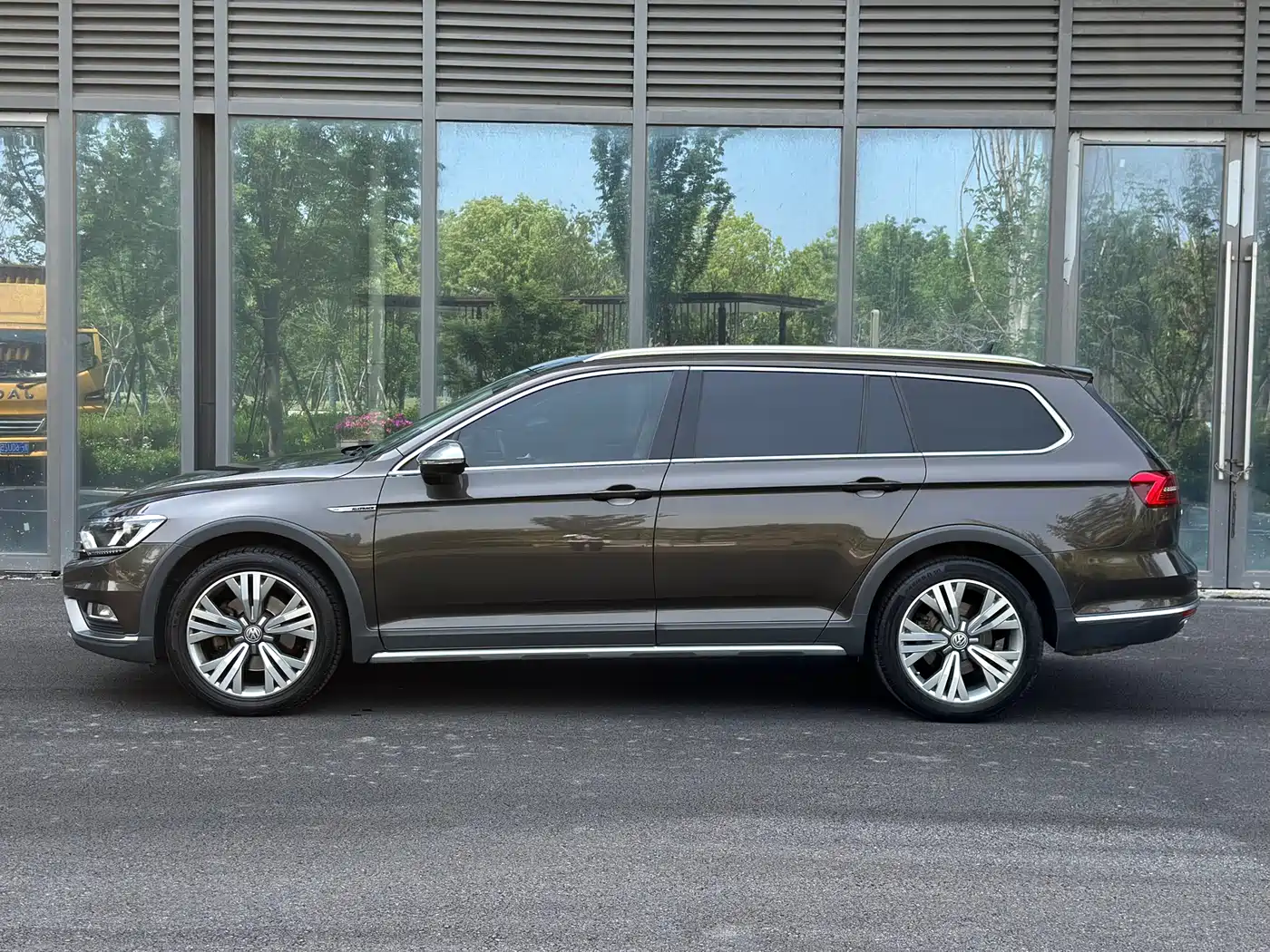 Volkswagen Weilan 2016 380TSI 4WD Explorer Edition фото 4