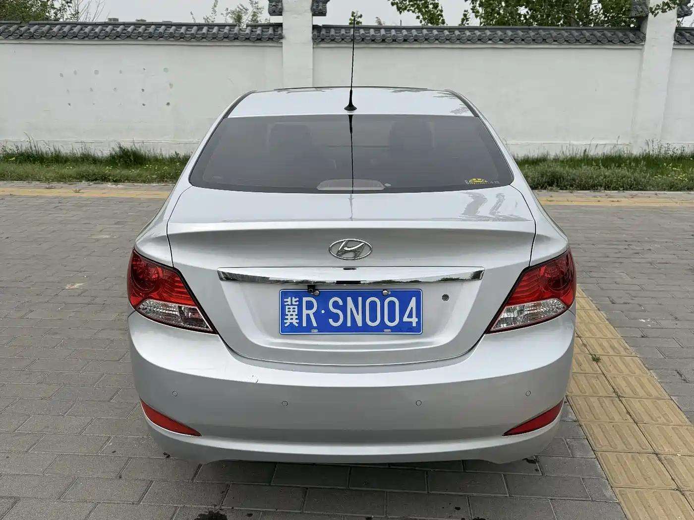 Hyundai Verna 2010 Sedan 1.4L Automatic Comfort GS фото 8