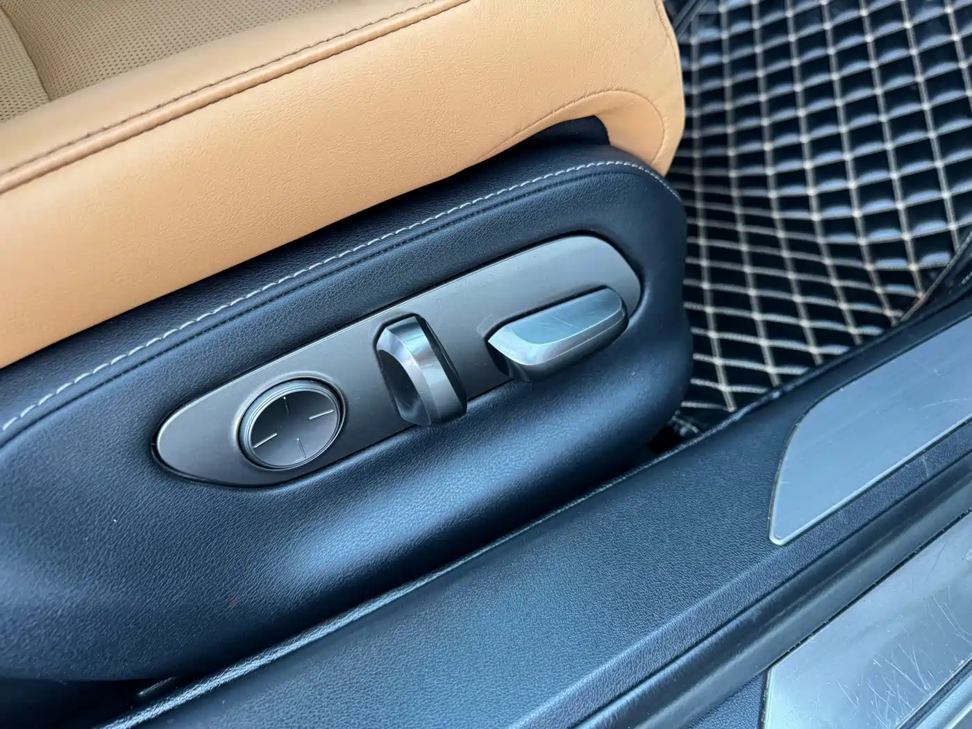 Lexus LS 2021 500h Excellence Edition фото 18