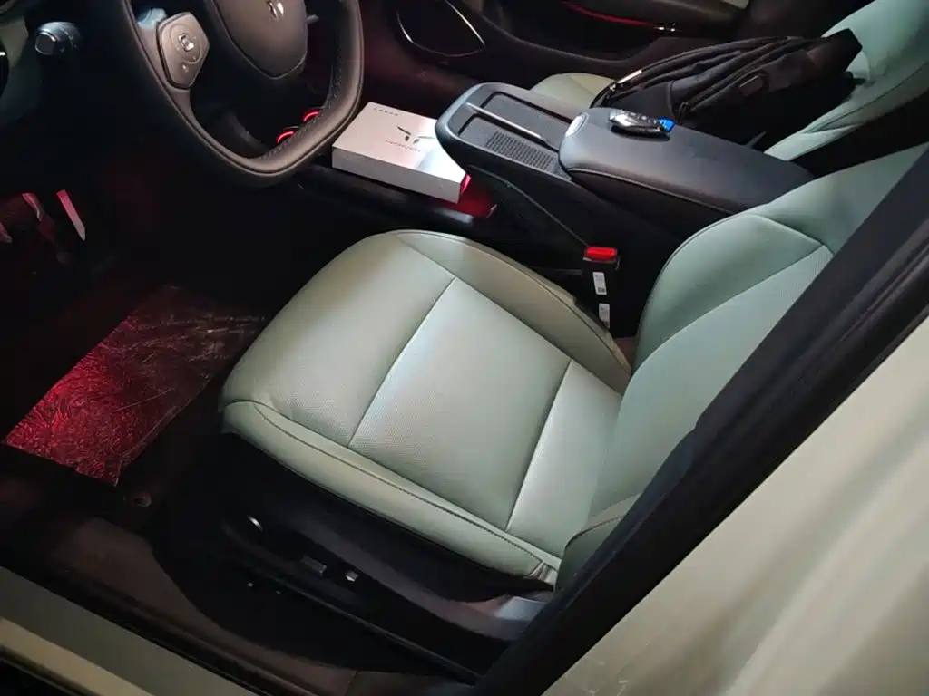 Hongqi EH7 2026 2025 690 Smart Selection Edition