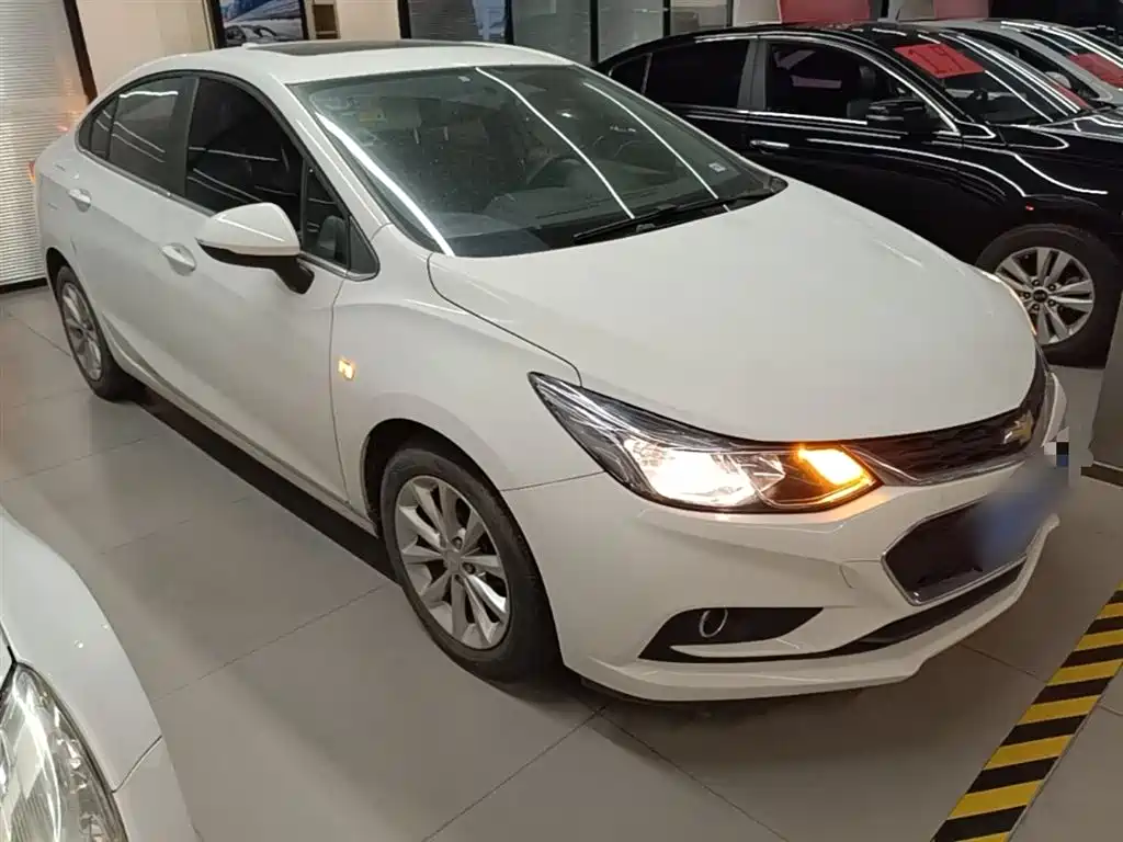 Chevrolet Cruze 2017 1.5L Manual Stylish фото 4