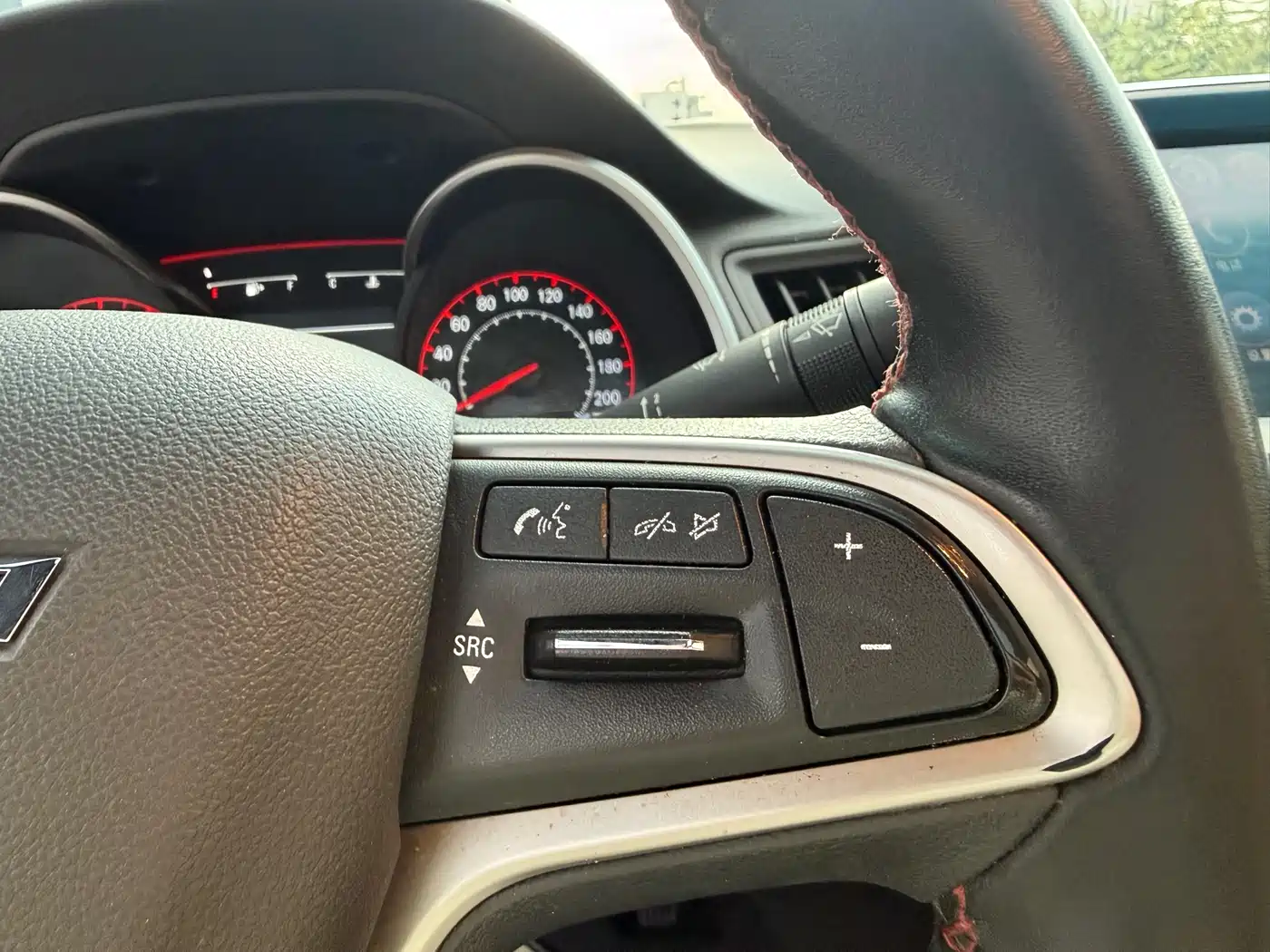 Chevrolet Monza 2019 RS 330T Auto Smooth Edition China VI фото 11