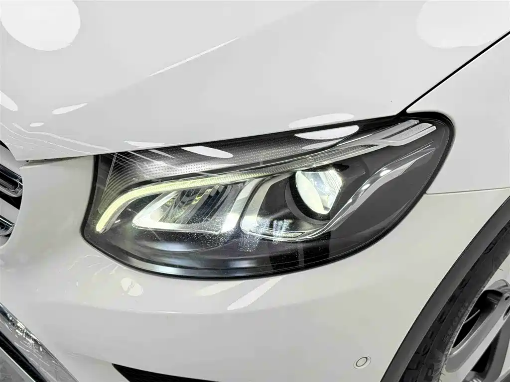 Mercedes-Benz GLC 2016 GLC 260 4MATIC Luxury фото 5