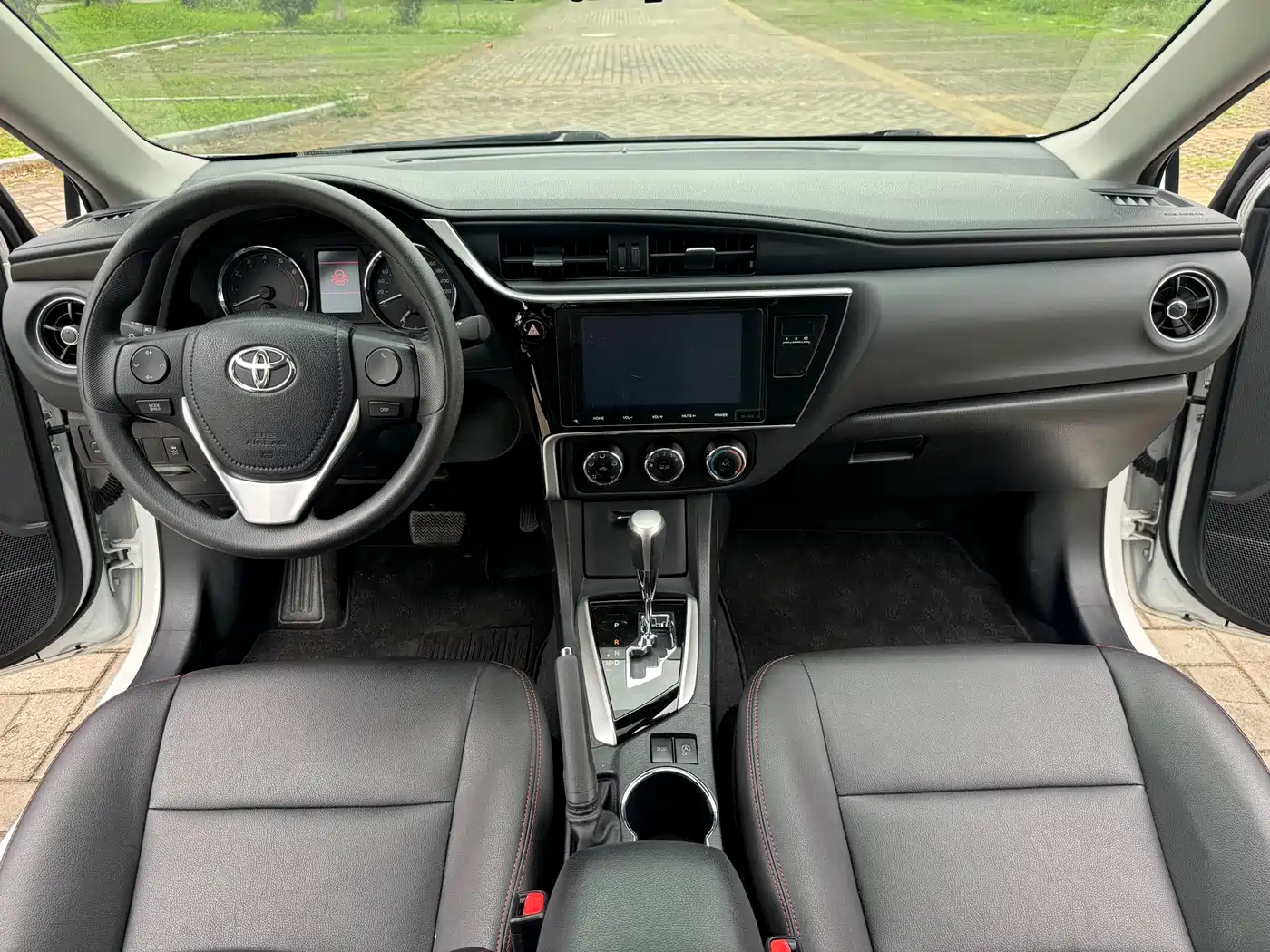 Toyota Corolla 2017 Facelift 1.2T S-CVT GL-i фото 5