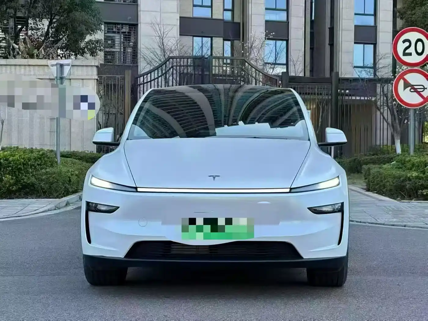 Tesla Model Y 2025 Rear-Wheel Drive фото 11