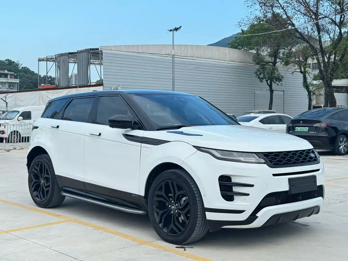 Photo 1 - Land Rover Range Rover Evoque